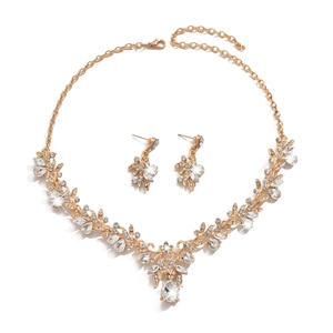 Elegant gold bridal jewelry set with sparkling rhinestones necklace and teardrop earrings