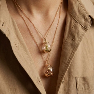 Collier 12 signes du zodiaque Sagittaire plaqué or avec pendentifs sphère de cristal