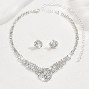 Funkelndes silbernes Brautschmuck-Set mit runder Kristallkette und Ohrsteckern
