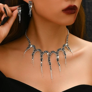 Conjunto de joyas de plata con borlas de cristal negro para fiesta de Halloween