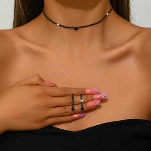 Elegantes Brautschmuck-Set aus schwarzem Strass mit Halskette und Tropfenohrringen