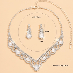 Elegante set di collana e orecchini di perle vintage con cristalli e finitura argento