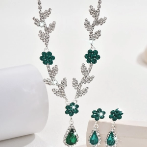Parure de bijoux de mariée luxueuse en argent avec cristaux vert foncé et collier