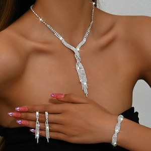 Luxury rhinestone bridal jewelry set with sparkling tassel necklace bracelet and earrings