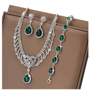 Luxury waterdrop jewelry set with green pear-cut gems and necklace earrings bracelet