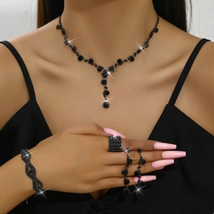 Elegantes 5-teiliges schwarzes Strass-Hochzeitsschmuckset mit Kette Armband und Ring