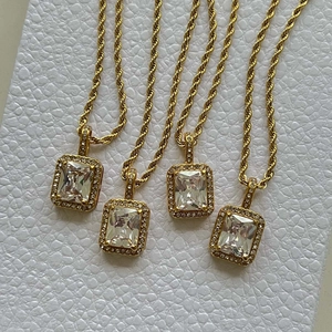 Vintage-Halskette mit goldener Kordelkette und rechteckigem Zirkonia-Anhänger in Goldoptik