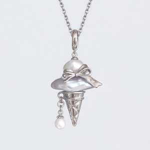 Collana con ciondolo a cono gelato creativo con perle e delicato dettaglio a fiocco