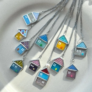 14K Vergoldete Kupfer Bunte Emaille Haus Pilz Anhänger Halskette Für Damen Tropföl Cartoon Tiny Home Schlüsselbeinkette Schmuck