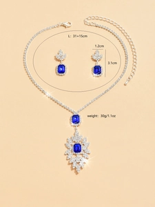 Detailoverzicht van bruidssieradenset met blauwe edelstenen en strass-steentjes afmetingen