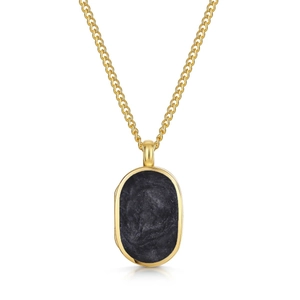 Vista detallada del collar ovalado chapado en oro de 18k con colgante de piedra de mármol