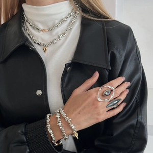 Collier Pendentif Cœur en Perles CCB Argent Irrégulières Ensemble Bracelet Bague en Cristal Acrylique pour Femmes Punk