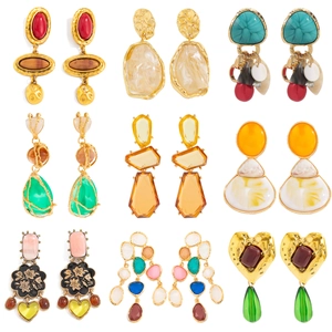 Vintage-Ohrhänger-Set im Boho-Stil mit buntem Harz, Metallprägung und geometrischen Formen
