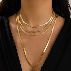 Four-layer gold herringbone snake chain necklace set with punk metal minimalist style