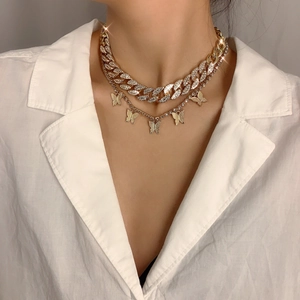 Collar de Doble Capa Punk Hip Hop de Aleación con Colgante de Mariposa y Cadena Cubana de Strass para Mujer Joyería