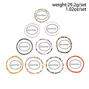 Set mit 10 bunten Perlen-Fußkettchen, verschiedene Muster, Länge 22 cm im Detail