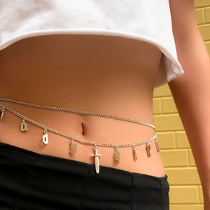Catena da Vita a Doppio Strato Punk Gothic Con Pendente a Spada Lettera Babygirl Catena in Metallo per Donna Gioielli Streetwear