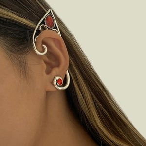 Vintage Gotische Elfen Oormanchet Voor Vrouwen Antiek Zilveren Legering Holle Arabesk Met Rode Strass Halloween Feest Sieraden