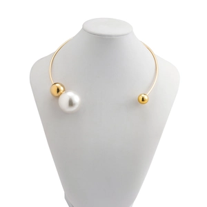 Minimalist gold open collar necklace featuring asymmetric imitation pearls and metal beads