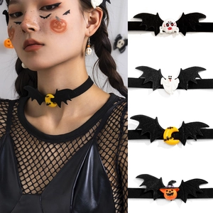 Girocollo gotico Halloween con ali di pipistrello ciondoli a zucca fantasma e luna