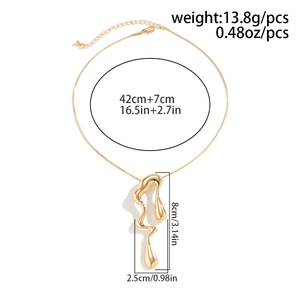 Specifiche delle dimensioni per collana con ciondolo in metallo liquido dorato irregolare