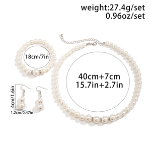Set detallado de collar de perlas, pulsera y pendientes con especificaciones de dimensiones