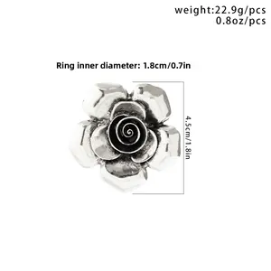 Dettagli dell'anello a rosa d'argento vintage dimensioni 4,5cm e peso 22,9g