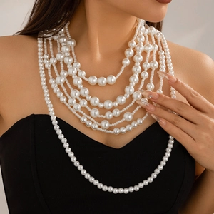 Collar gargantilla multicapa de perlas sintéticas barrocas para mujer blanco elegante