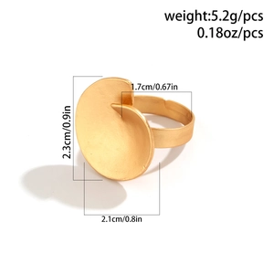 Detail view of gold spiral disc ring showing size measurements and 5.2g weight