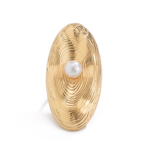 Goldener Ring mit Runzel-Metallstruktur und Perle, minimalistische Fingerabdruck-Optik