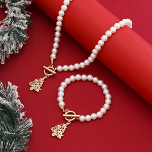 Weihnachts-Perlenschmuck-Set mit goldenem Weihnachtsbaum-Anhänger und bunten Strass