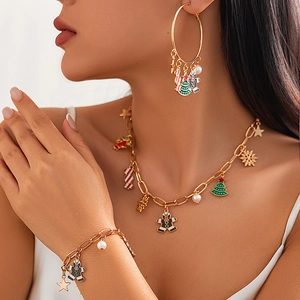 Set di Gioielli Natalizi in Lega Smaltata Omino di Pan di Zenzero Albero Fiocco di Neve Perla Artificial Collana Bracciale Orecchini Oro