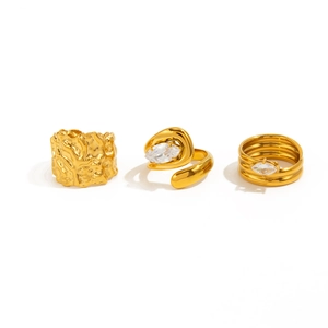 Detailansicht 3er-Set goldbeschichtete Ringe mit Hammerschlag-Textur und Marquise-Zirkonia