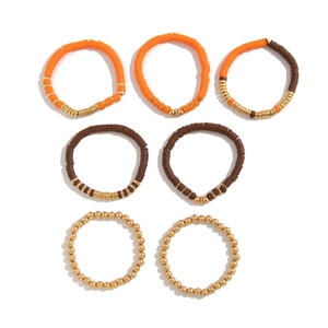 7-teiliges Erntedankfest Armband-Set mit orangefarbenen und goldenen Heishi-Perlen und Anhängern