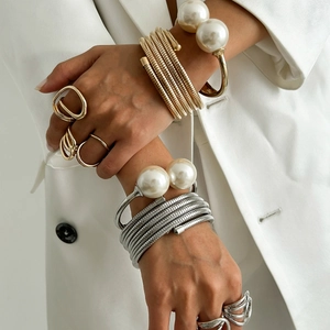 Fashion Metal Spring Spiral Bracelet Punk Large Artificial Pearl Open Bangle Minimalist Multilayer Statement Ring Jewelry For Women