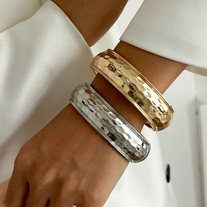 European Style Minimalist Hammered Alloy Cuff Bracelet For Women Gold Silver Plated Wide Metal Bangle Fashion Jewelry Gift