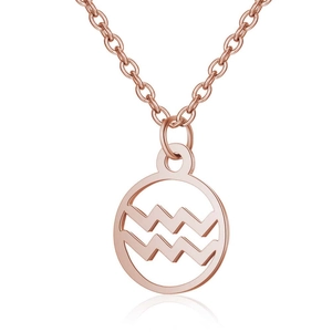 Détail du collier zodiaque Verseau en or rose avec un pendentif circulaire ajouré chic