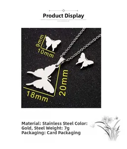 Detailansicht des Schmetterling-Schmucksets mit Maßen von Halskette und Ohrsteckern
