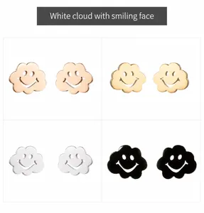 Pendientes de nube sonriente en acabados oro, plata, oro rosa y negro