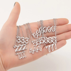 Collana a doppio strato in acciaio inossidabile con pendente numeri angelici 111-999 retrò
