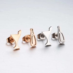 Asymmetrische Weinglas und Flasche Ohrstecker in Silber und Roségold Optik für Damen