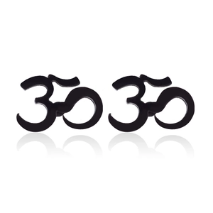 Pendientes negros con símbolo Om en acabado mate para un estilo de yoga moderno y sencillo