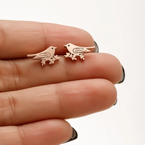 Pendientes de botón con forma de pájaro en acero inoxidable pulido de color oro rosa