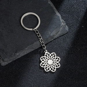 Minimalistischer Schlüsselanhänger aus Edelstahl mit poliertem Mandala-Blumenanhänger
