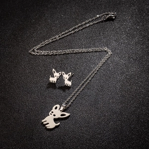 Parure de bijoux Chihuahua en acier inoxydable argenté avec collier et boucles d'oreilles