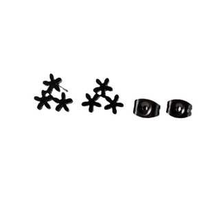 Minimalist black stainless steel daisy flower stud earrings with three-petal floral design