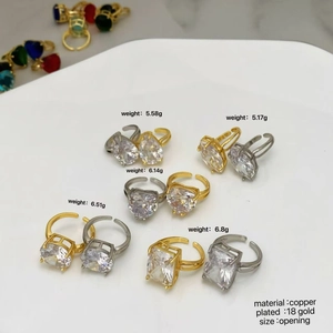 Anelli regolabili in rame placcato oro 18K con zirconi a pera, cuore e tondi