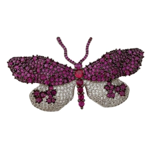 Broche papillon de luxe avec cristaux rouge rubis et finition métal noir vintage