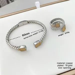 Parure en cuivre plaqué or 18K avec zircone jaune carrée et design de câble torsadé