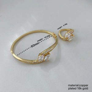 Parure de bijoux plaqué or 18 carats avec oxydes de zirconium taille marquise